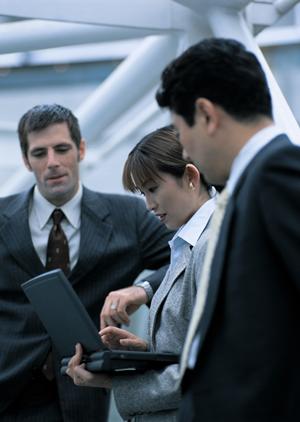 「カジュアルファッションの新定番!コンフォートカラーズの魅力とスタイルガイド」